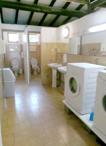 Bathroom 4, Hotel Olmuccio, Corse-du-Sud