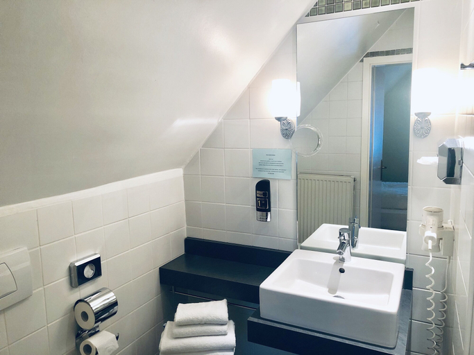 Bathroom 5, Hotel Traube, Baden-Baden
