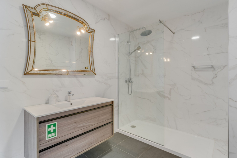Bathroom 4, Villa Winter, Funchal