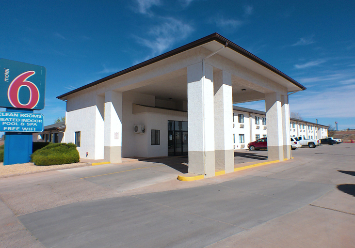 Exterior & Views 2, Motel 6 Winslow, AZ, Navajo