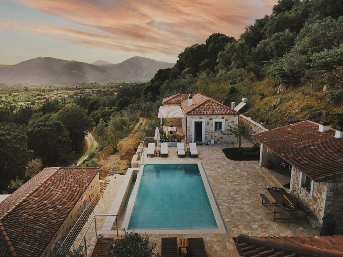 Sport & Beauty 3, ASTRALI STONE VILLAS, Epirus