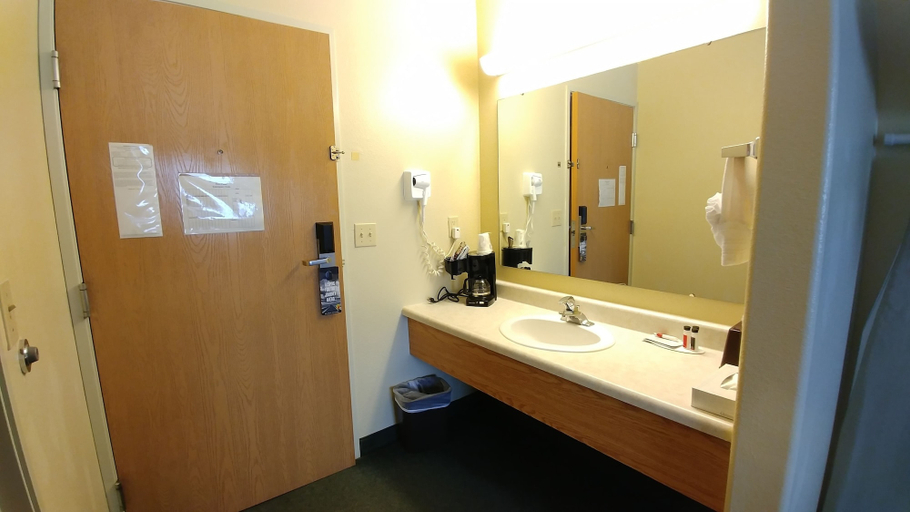 Bathroom 4, Super 8 by Wyndham McCall, Valley