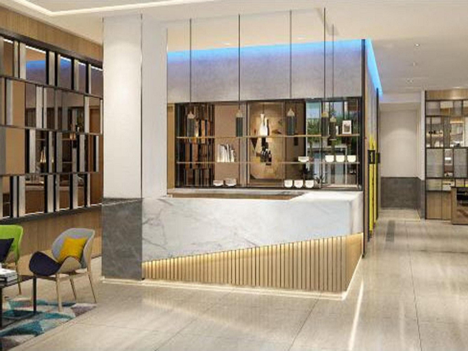Public Area 2, Holiday Inn Express Jakarta Matraman, East Jakarta