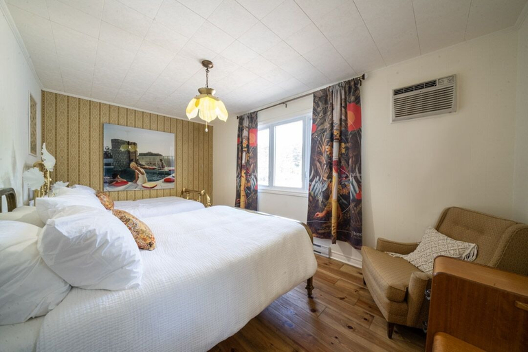Bedroom 3, Motel Chelsea, Les Collines-de-l'Outaouais