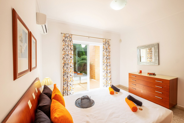 Others 5, Villa Bazaruto, Albufeira