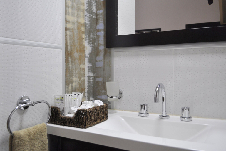 Bathroom 4, Hotel Calimera, La Costa