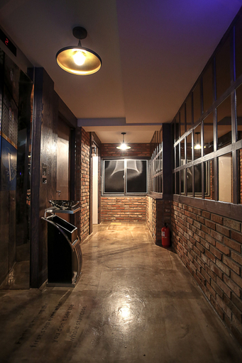 Others 5, T Hotel, Nam