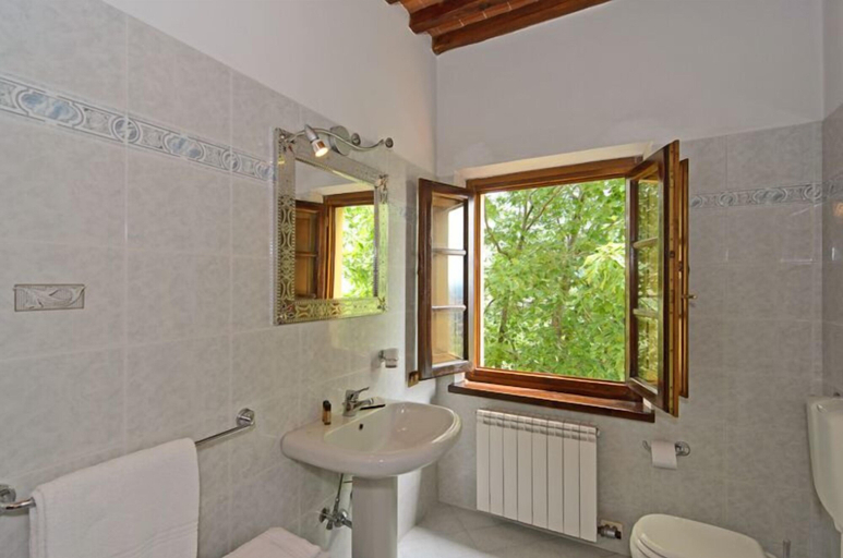 Bathroom 3, I Sette Borghi, Pistoia