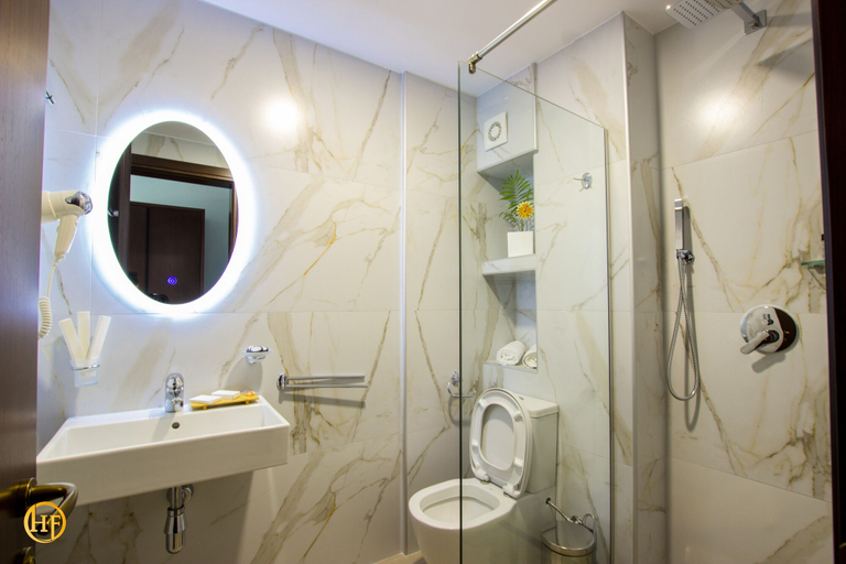 Bathroom 3, Hotel Fantasy, Gjirokastrës