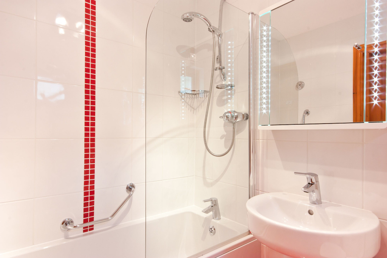 Bathroom 4, Hapimag Burnside Park Apartments, Cumbria