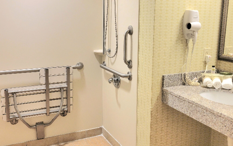 Bathroom 4, Wingate by Wyndham Kittanning, Armstrong