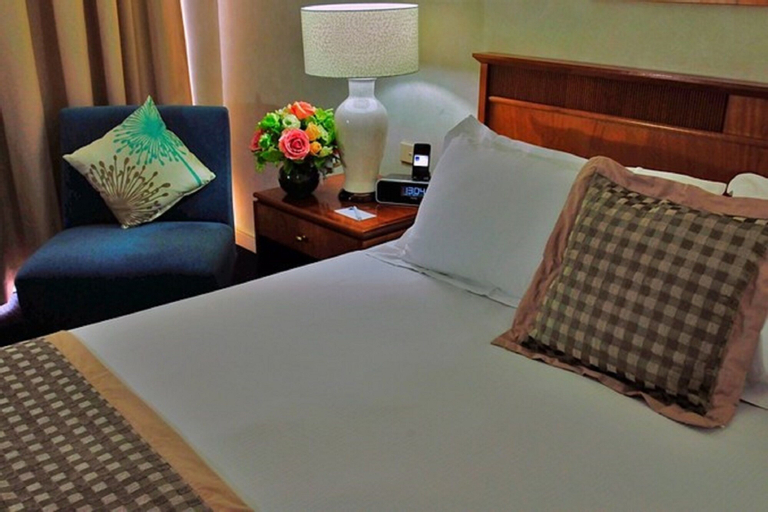 Bedroom 4, Novotel Sydney Brighton Beach, Rockdale