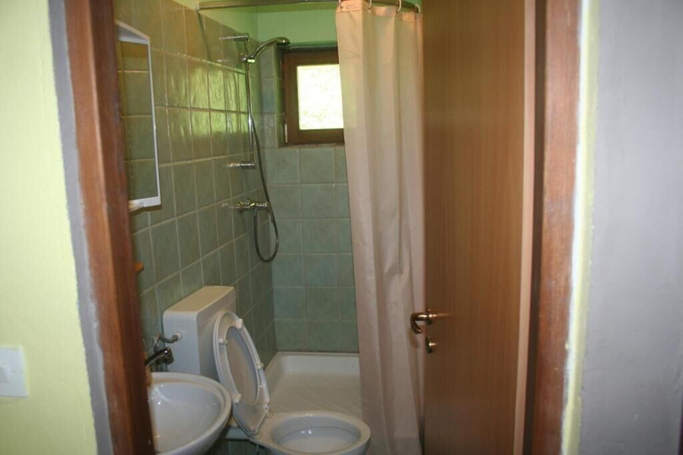Bathroom 3, Hostel Flores in Zumberak eco-park, Žumberak