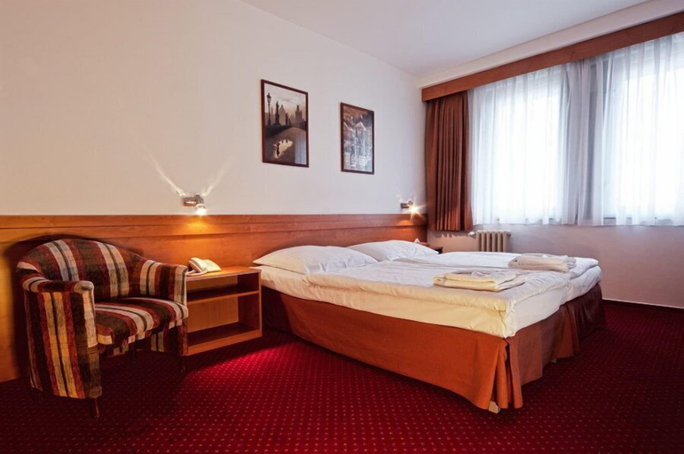 Bedroom 4, Hotel Globus, Praha 4