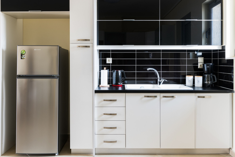 Others 5, Thresh Apartments Airport by Airstay, Attica