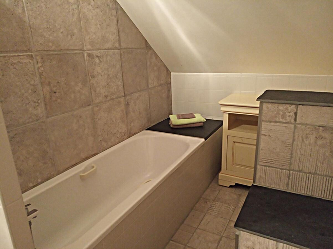 Bathroom 5, Chambres d'hôtes Anousta, Hautes-Pyrénées