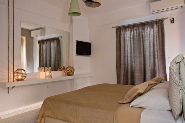 Bedroom 3, Studios Marios, South Aegean