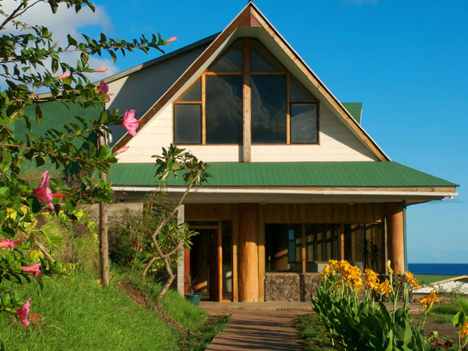 Exterior & Views
