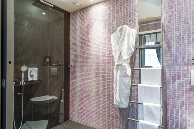 Bathroom 3, ZE Hotel, Paris