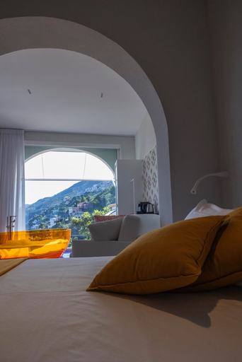 Bedroom 5, Decori Suites Amalfi Coast, Salerno