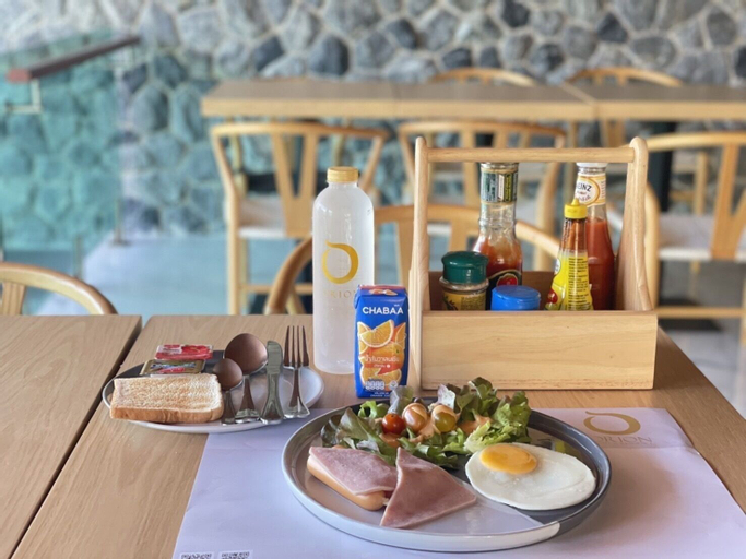 Food & Drinks 7