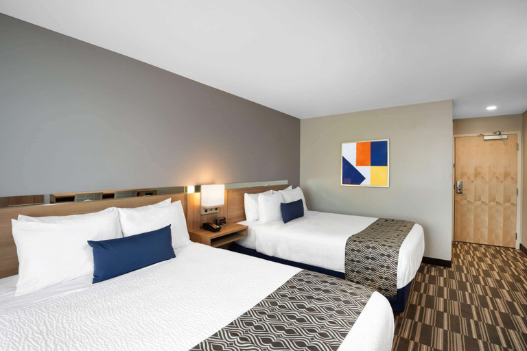 Bedroom 3, Microtel Inn & Suites by Wyndham Farmington, Ontario