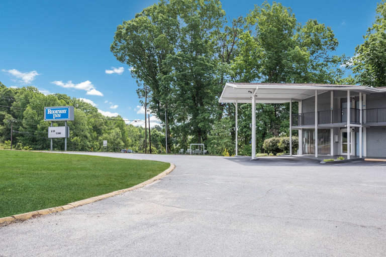Exterior & Views 2, Rodeway Inn Anderson North - Clemson, Anderson