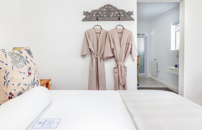 Bedroom 3, Bleu Cobalt Cottage, Cape Winelands