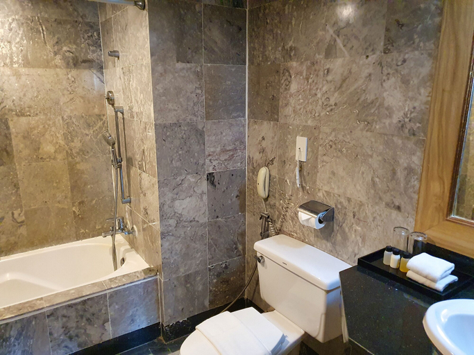 Bathroom 4, Sea Pearl Beach Resort, Pulau Phuket