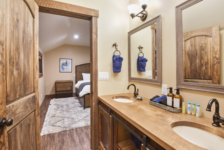 Bathroom 4, Brockway Splendor, Placer
