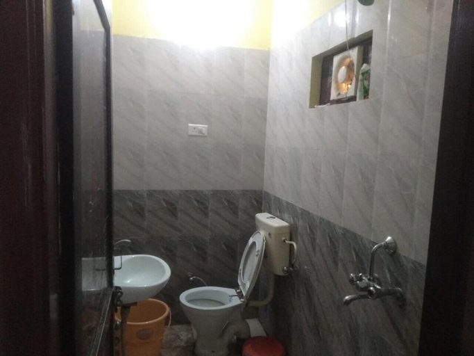 Bathroom 3, Hotel Rajputana Palace, Jodhpur