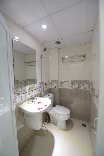 Bathroom 5, Hanoi Golden Hostel, Hoàn Kiếm