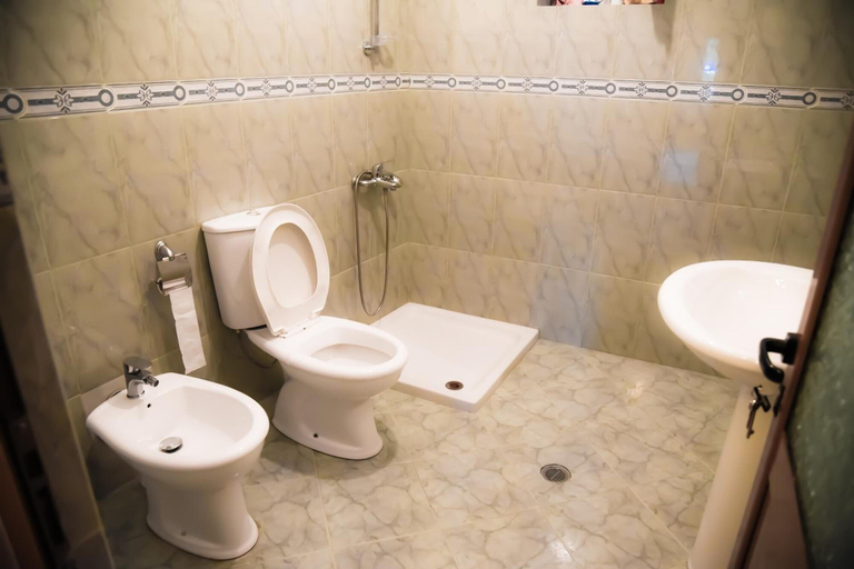 Bathroom 4, Hotel Sofra, Gjirokastrës