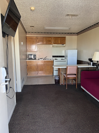 Others 5, Hallmark Inn and Suites, Bell