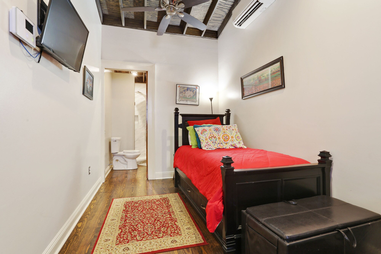 2038 Iberville Studio Rear 2BD, Orleans