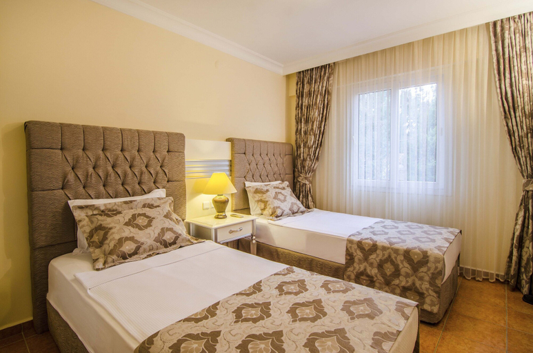 Bedroom 2, Pine Club Apart Hotel, Kuşadası