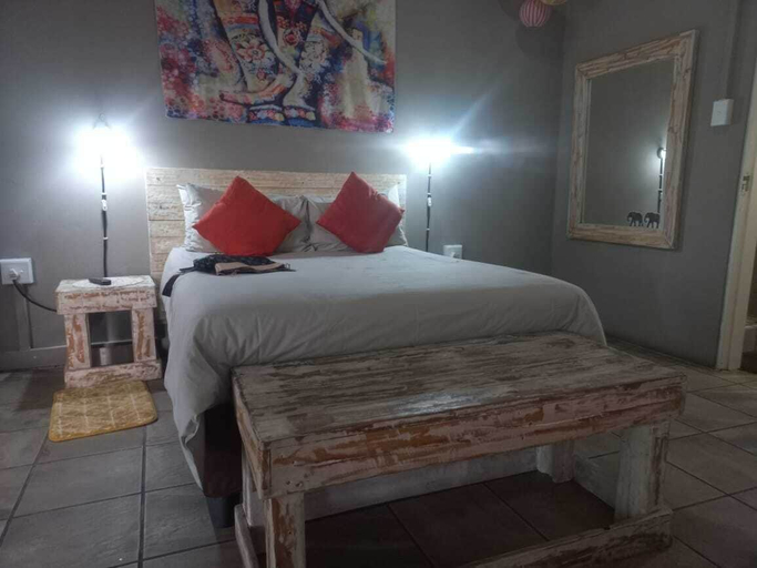 Bedroom 2, Dithapi Cottages, Ngamiland West