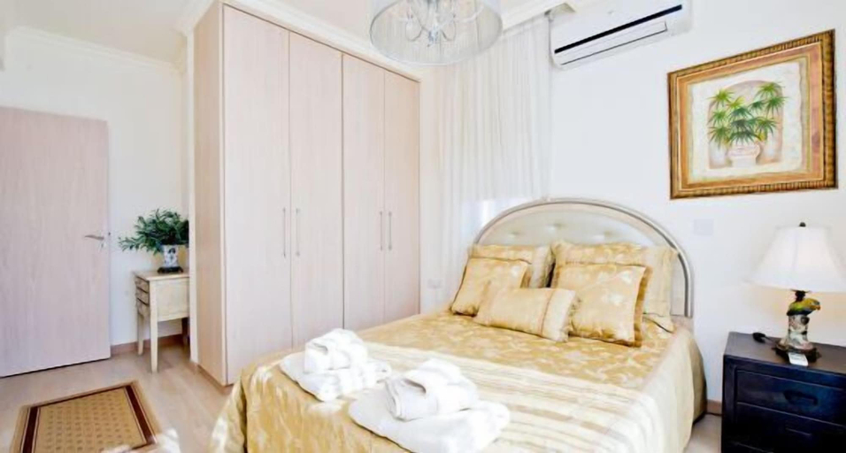 Bedroom 2, Amadora Luxury Villas