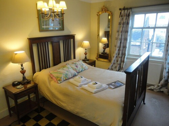 Bedroom 2, Longs Inn, Central Bedfordshire