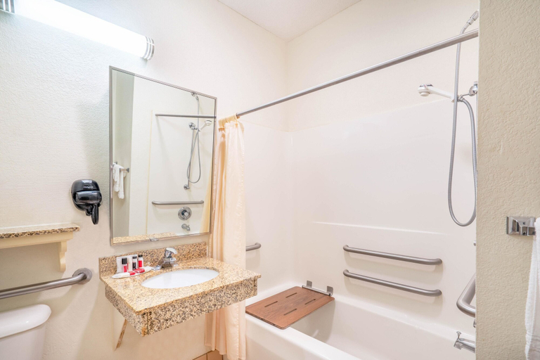 Bathroom 4, Baymont by Wyndham Albany, Clinton