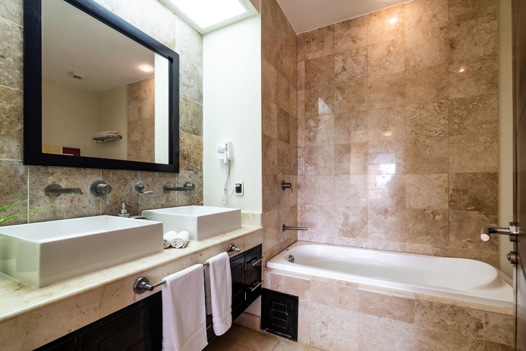 Bathroom 4, Condo El Faro Coral By Playa Paradise, Cozumel