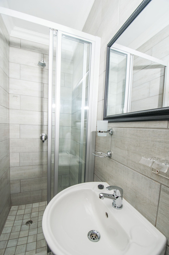 Bathroom 3, Up21 Guesthouse, Ekurhuleni