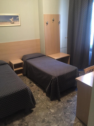 Bedroom 5, Hotel Belvedere, Imperia