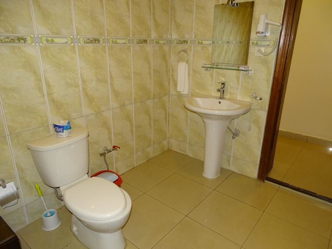 Bathroom 3, Rubangura Luxury Apartment, Gasabo