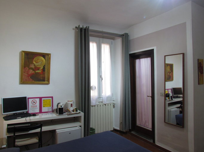 Bedroom 5, Althea Rooms, Florence