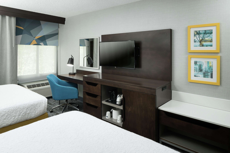 Bedroom 4, Hampton Inn Los Angeles/Santa Clarita, Los Angeles