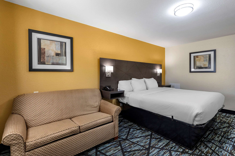 Bedroom 3, Quality Inn Cameron, Milam