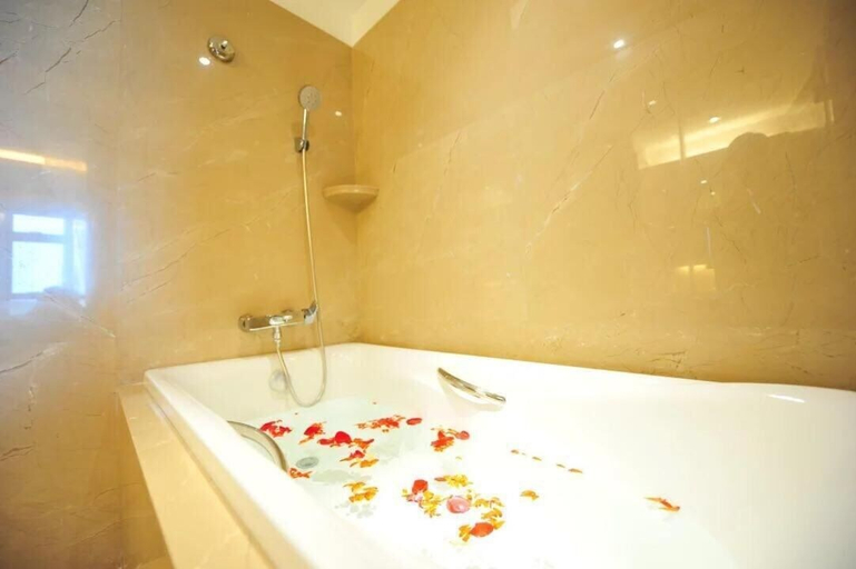 Bathroom 4, Ramada Pingtan Hotel, Fuzhou