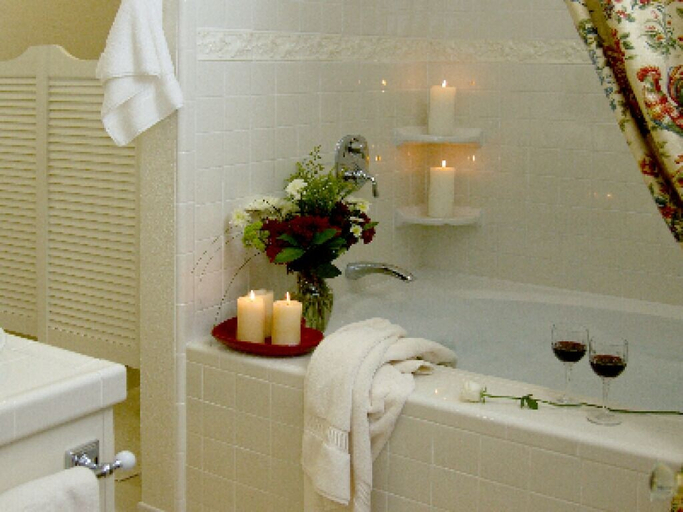 Bathroom 3, Cottage on Armstrong, San Joaquin