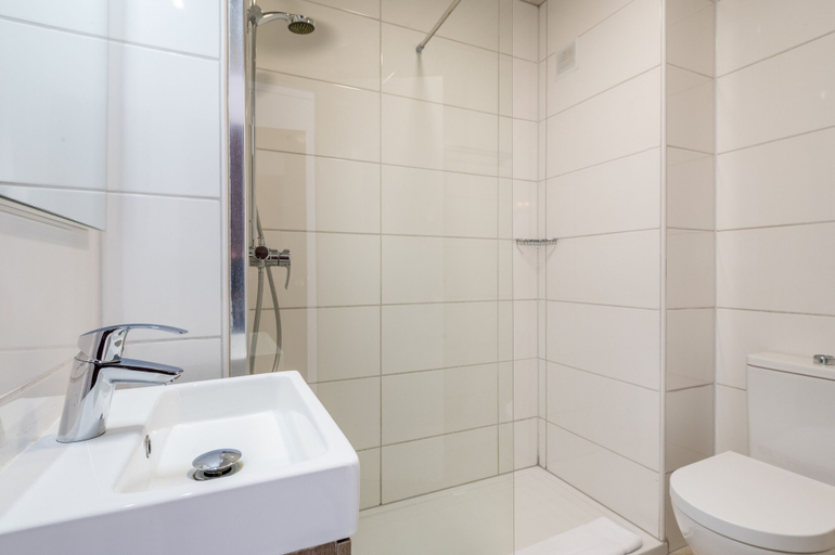 Bathroom 4, Orange Colom Seaside Apartments, Baleares